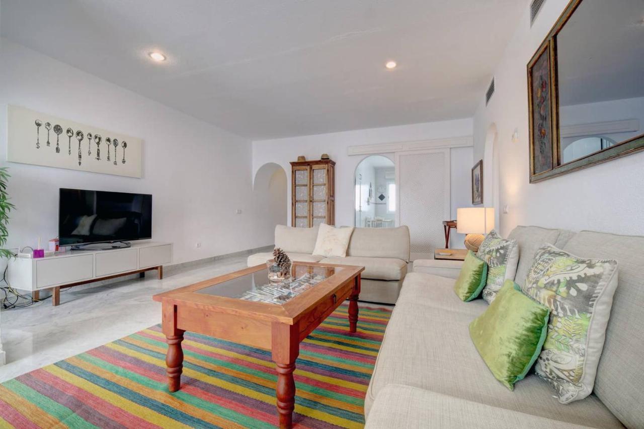Apto. Con Vistas En Nueva Andalucía Apartamento *